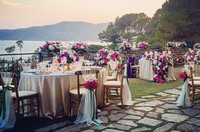 Toller Blumenschmuck an der Hochzeitslocation an der apulischen Riviera