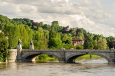 Brücke über den Po in Turin, der Hauptstadt des Piemont