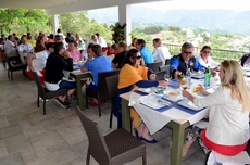 Barbara, Christine und die Teilnehmer der Pilgrim Tour 2014